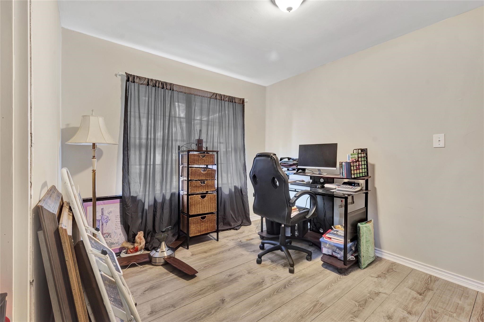 930 Creager Street Houston, TX 77034 - Photo 8 of 13
