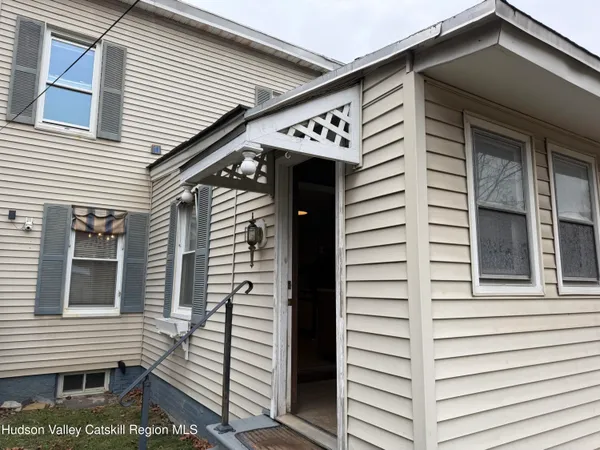 $489,000 | 20 8th Street, Hudson, NY 12534