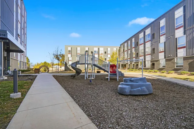 $1,050 | 2318 Jefferson Street Northeast, Unit 209, Minneapolis, MN 55418