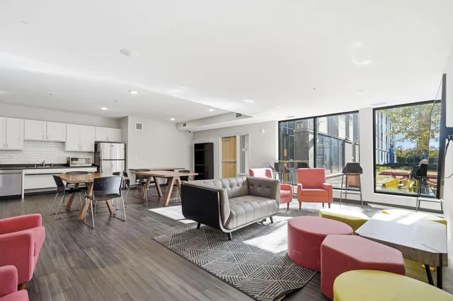 $1,050 | 2318 Jefferson Street Northeast, Unit 209, Minneapolis, MN 55418