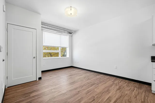 $1,050 | 2318 Jefferson Street Northeast, Unit 209, Minneapolis, MN 55418