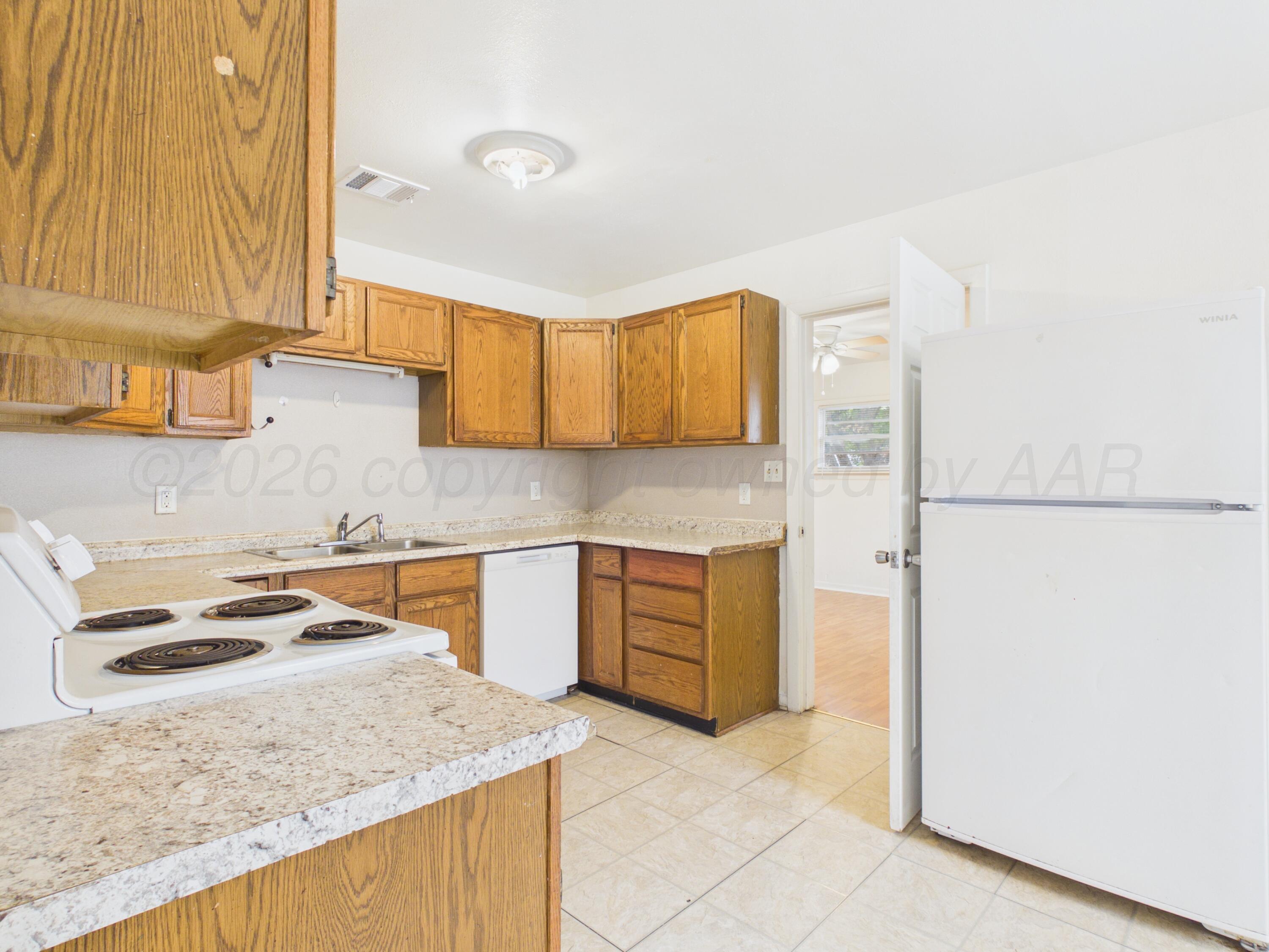 4308 South Jackson Street Amarillo, TX 79110 - Photo 8 of 27 CAM06442G6-PR0059-STILL008