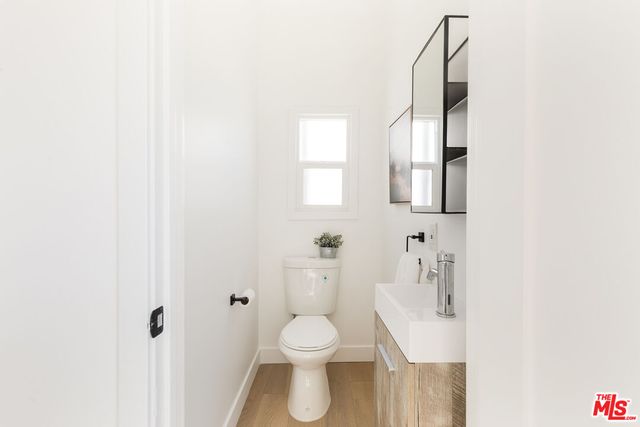 $599,000 | 5847 1/2 Ernest Avenue, Los Angeles, CA 90034