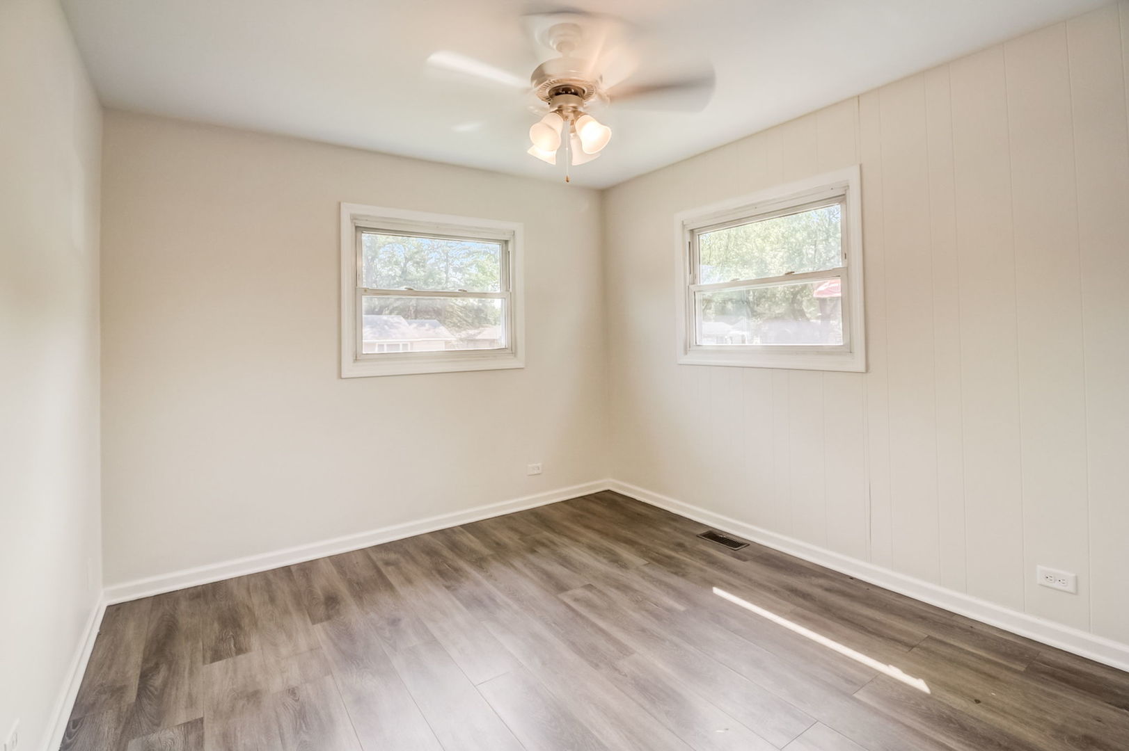 701 Luda Street Elgin, IL 60120 - Photo 11 of 22