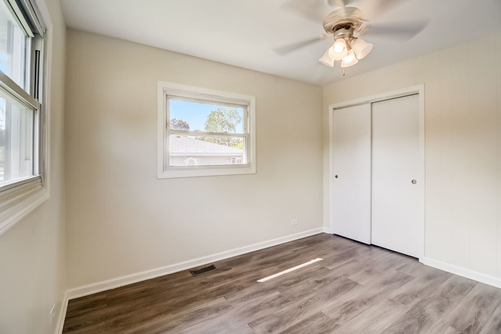 701 Luda Street Elgin, IL 60120 - Photo 12 of 22