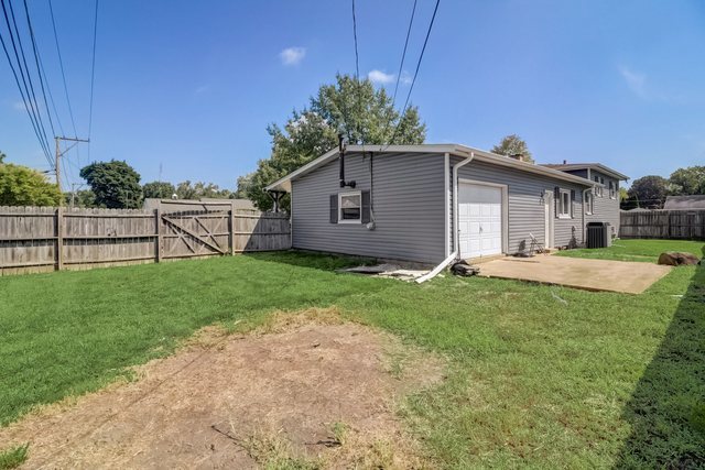 701 Luda Street Elgin, IL 60120 - Photo 19 of 22