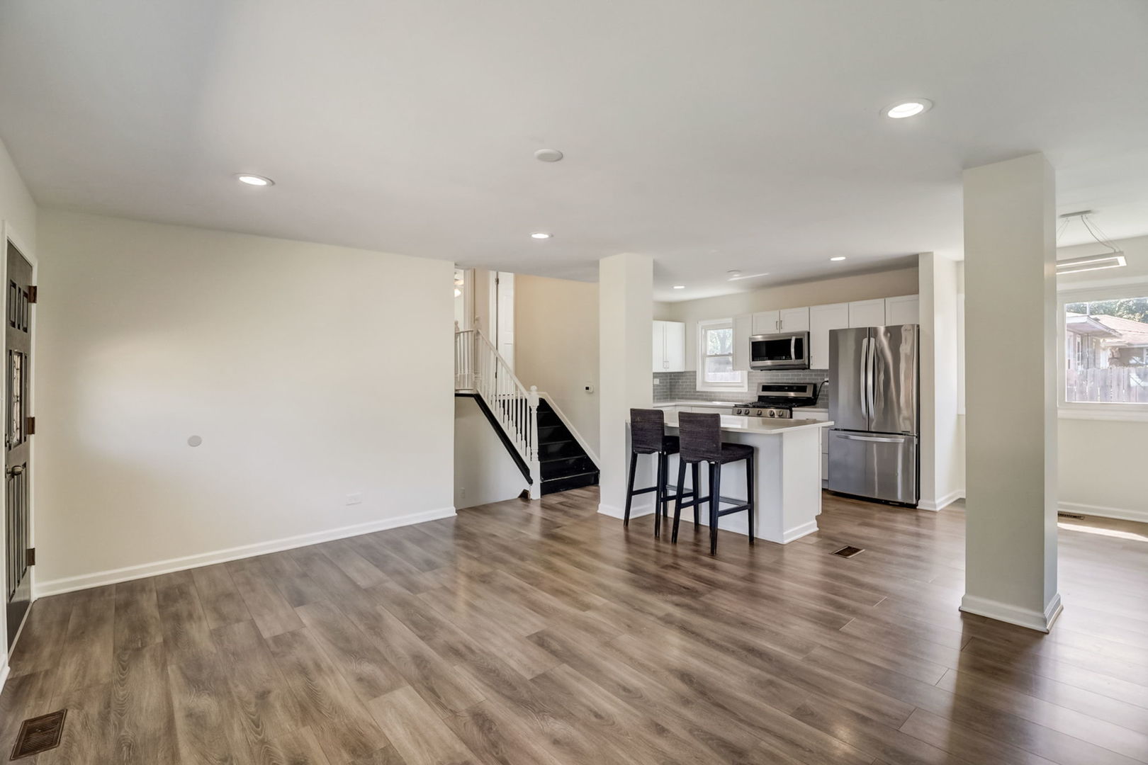 701 Luda Street Elgin, IL 60120 - Photo 3 of 22