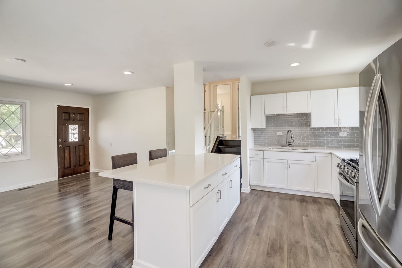 701 Luda Street Elgin, IL 60120 - Photo 6 of 22