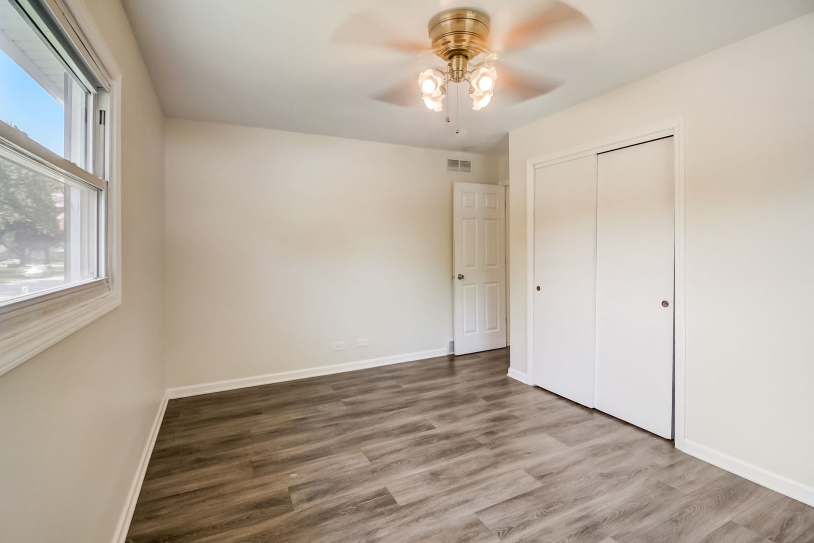 701 Luda Street Elgin, IL 60120 - Photo 9 of 22