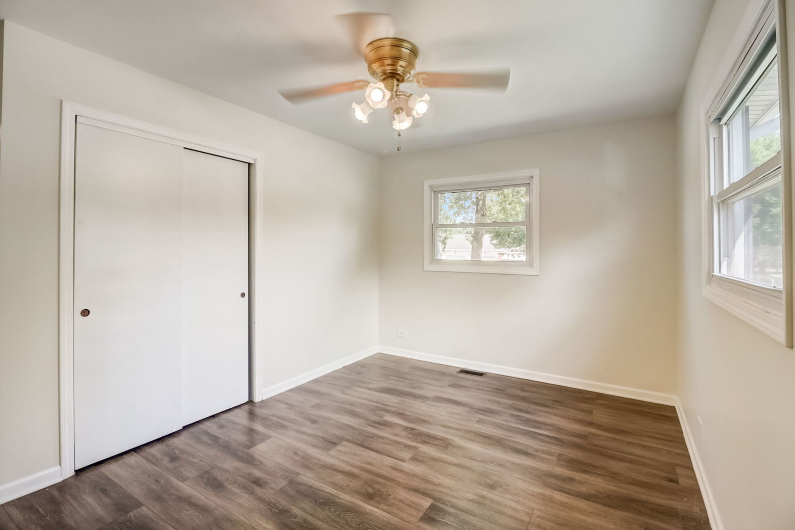 701 Luda Street Elgin, IL 60120 - Photo 10 of 22