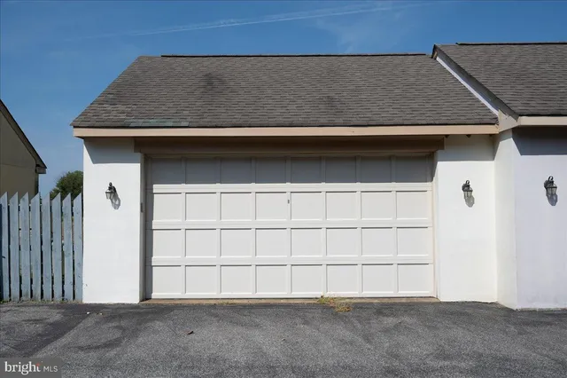 a view of a garage
