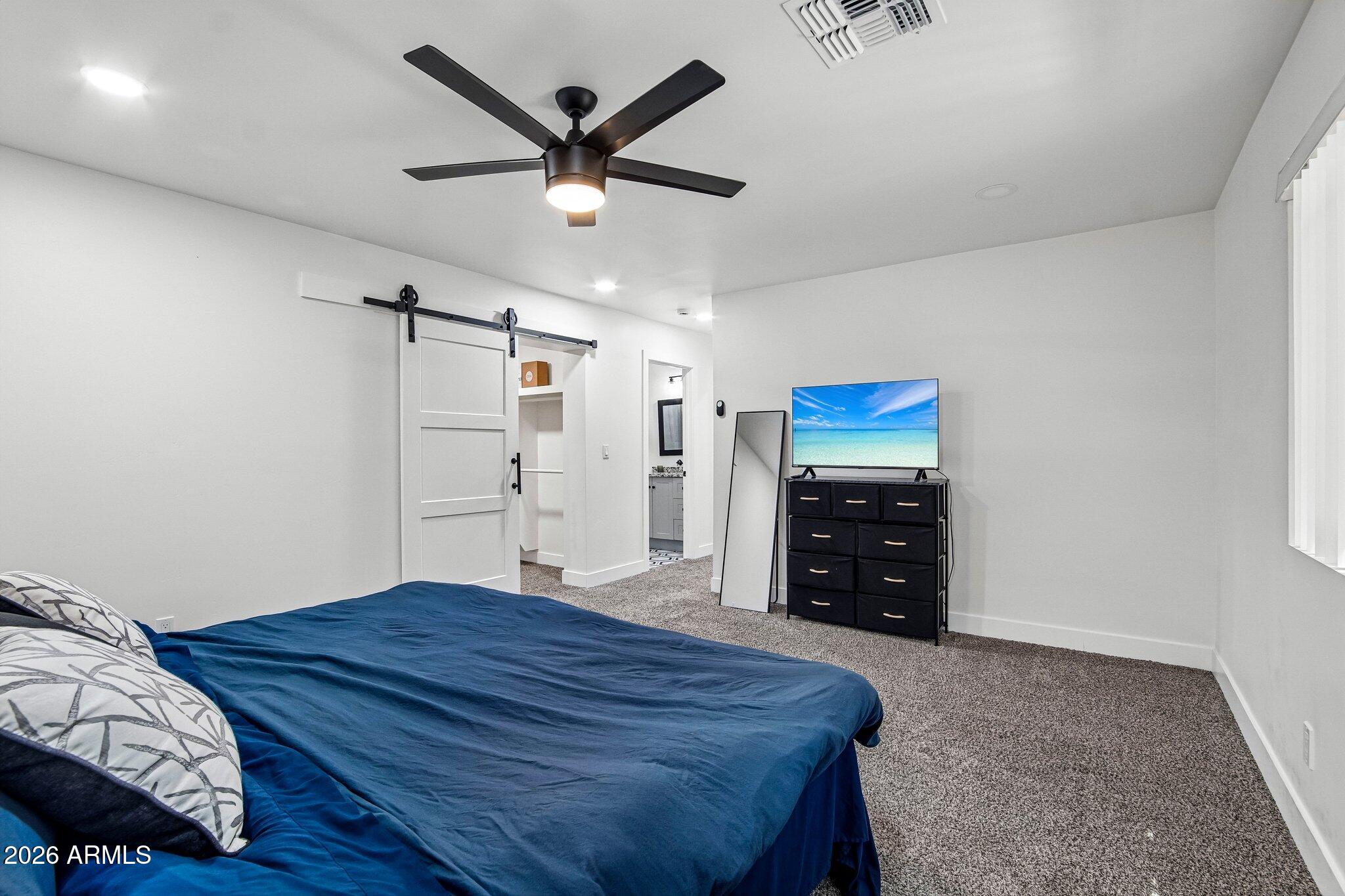 2401 West Echo Lane Phoenix, AZ 85021 - Photo 19 of 40 19-web-or-mls-W Echo Ln-S2706-019