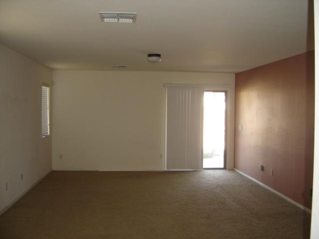 45040 Miramar Road Maricopa, AZ 85139 - Photo 2 of 9 Family Room
