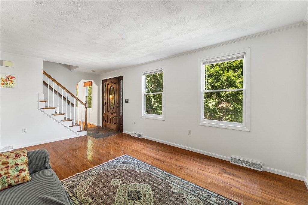 89 Old Andover Road North Reading, MA 01864 - Photo 5 of 42