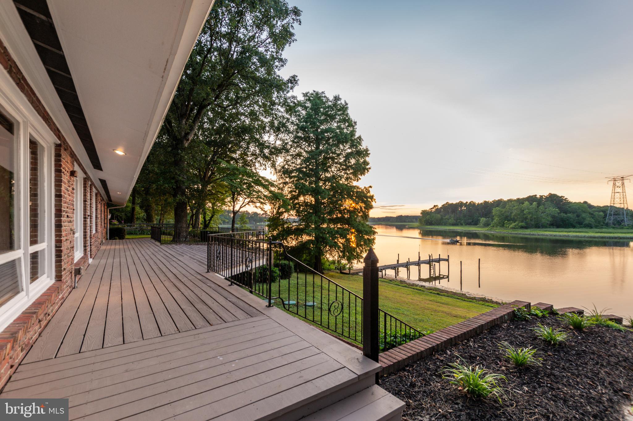 28178 Riverside Drive Salisbury, MD 21801 - Photo 14 of 73 Freshly painted decking