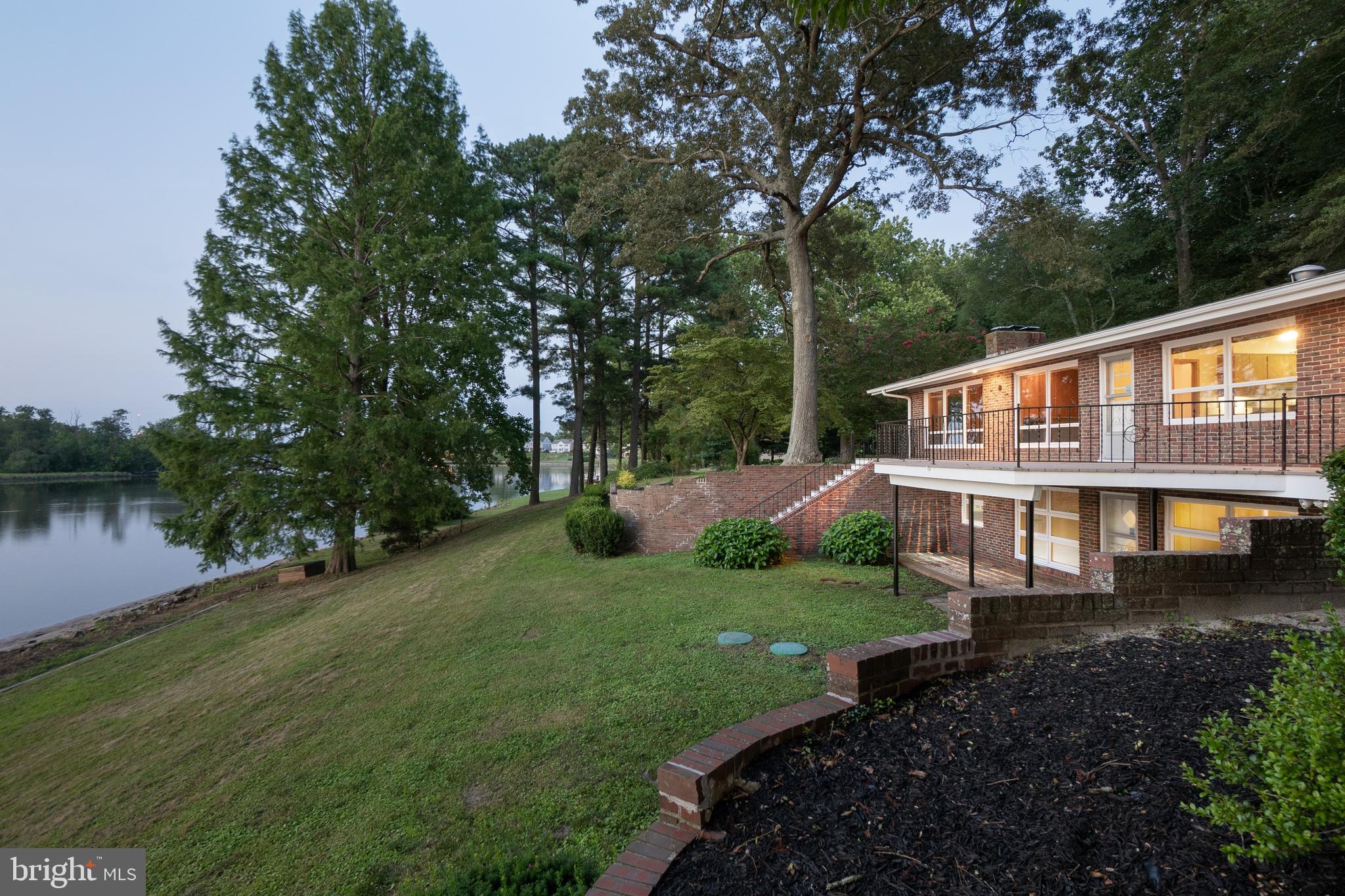 28178 Riverside Drive Salisbury, MD 21801 - Photo 23 of 73 2 sets of freshly rebuild stairs to the river