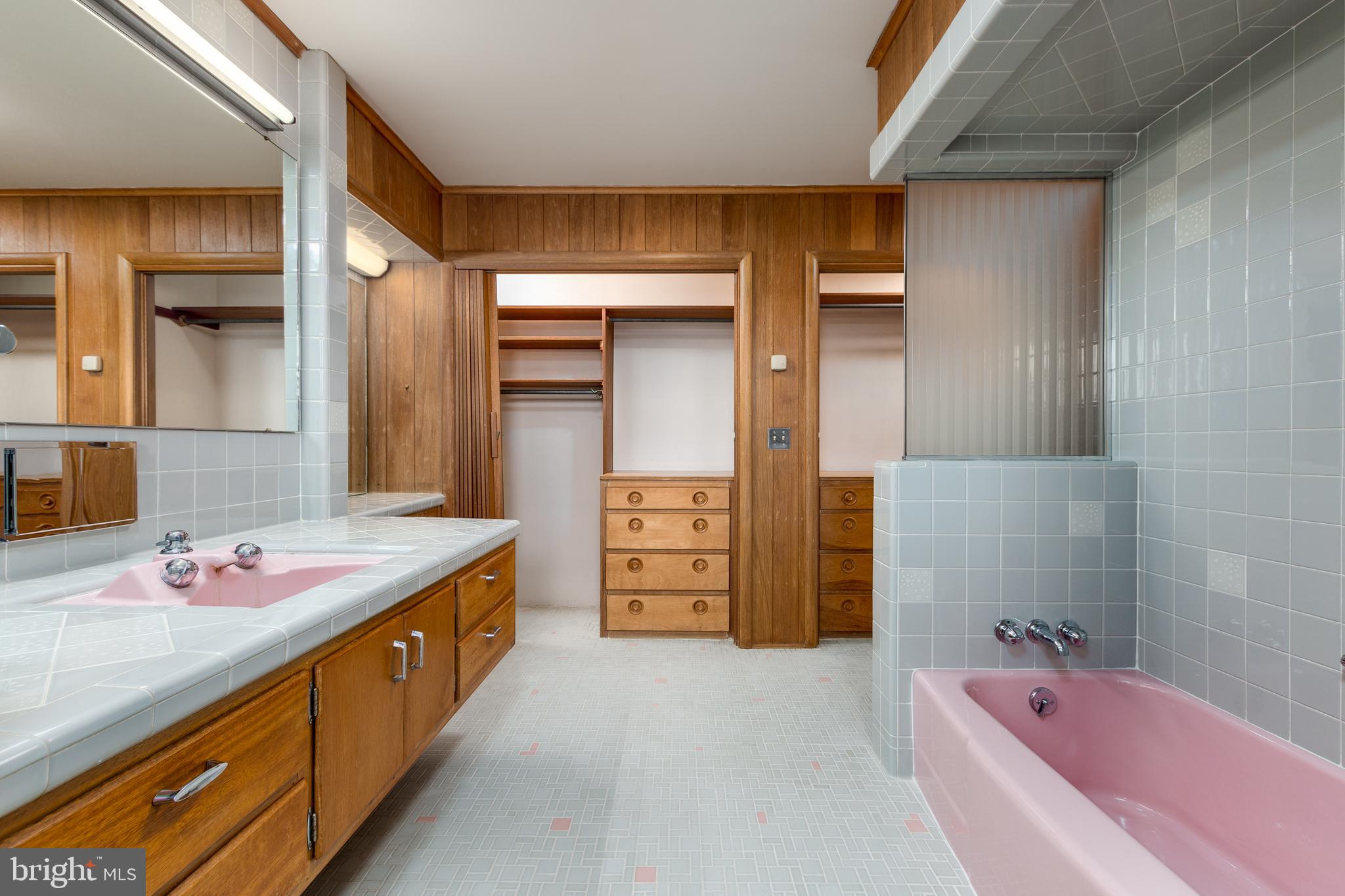 28178 Riverside Drive Salisbury, MD 21801 - Photo 50 of 73 Primary Bathroom with 2 closets