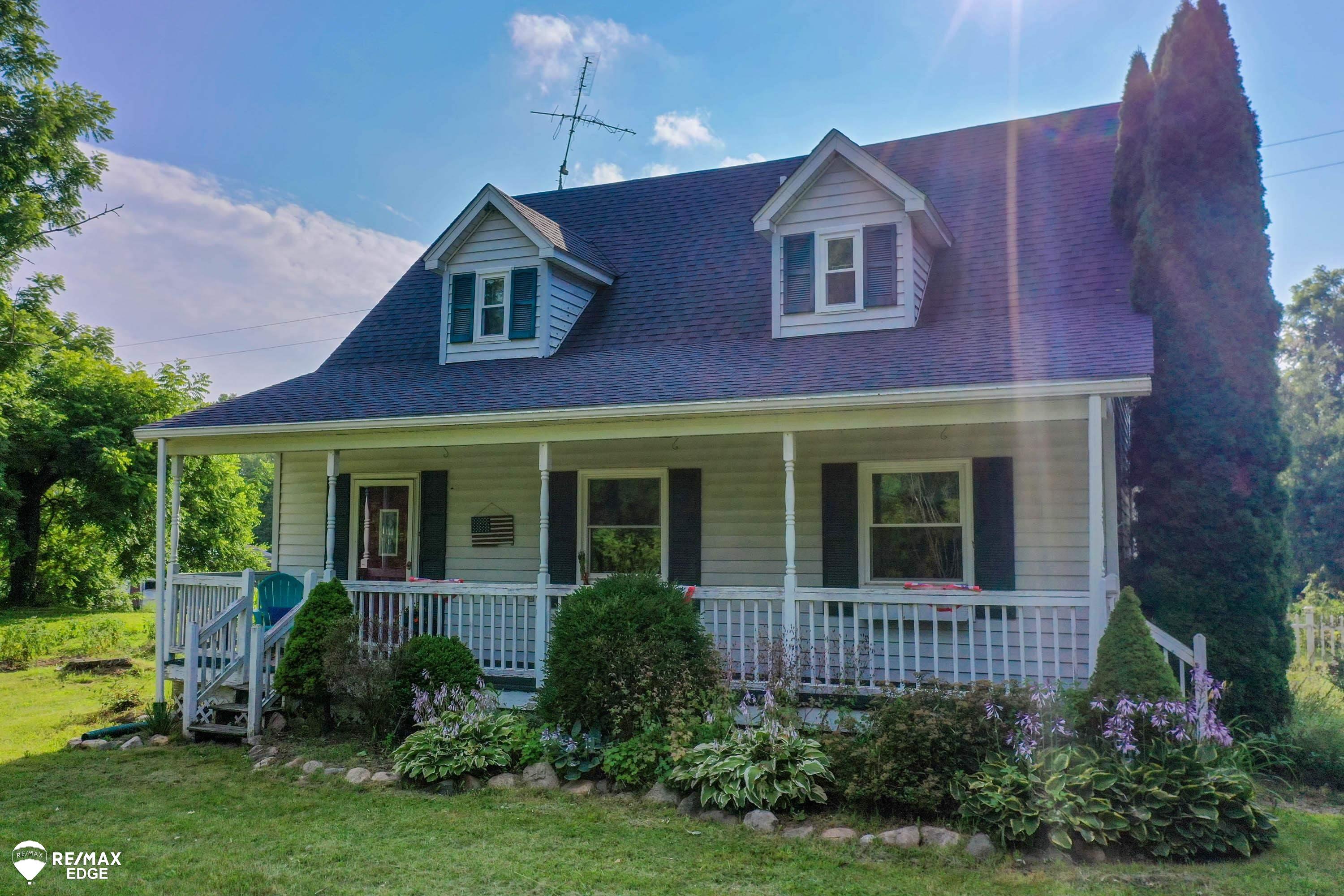 12163 Washburn Road Columbiaville, MI 48421 - Photo 5 of 32 50118125-4.JPG
