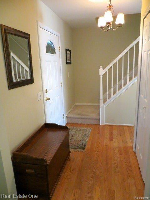 1692 Ridgecrest Rochester, MI 48306 - Photo 16 of 23 Foyer.jpg