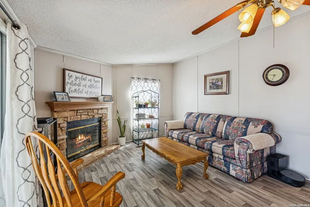 $245,000 | 4646 Eichman Road, Von Ormy, TX 78073