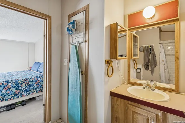 $245,000 | 4646 Eichman Road, Von Ormy, TX 78073