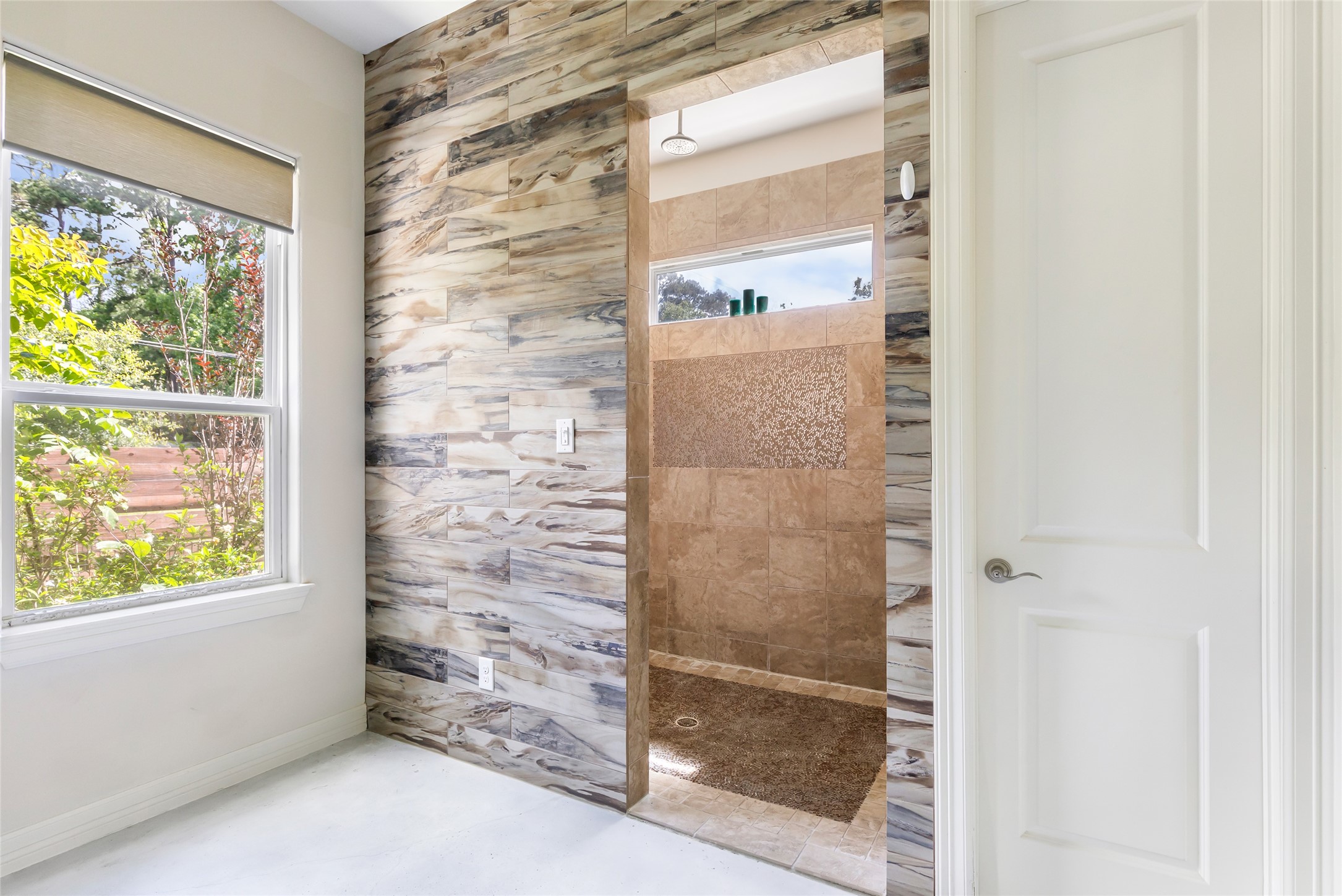 538 Magnolia Point Drive Huffman, TX 77336 - Photo 14 of 30 Walk-in shower