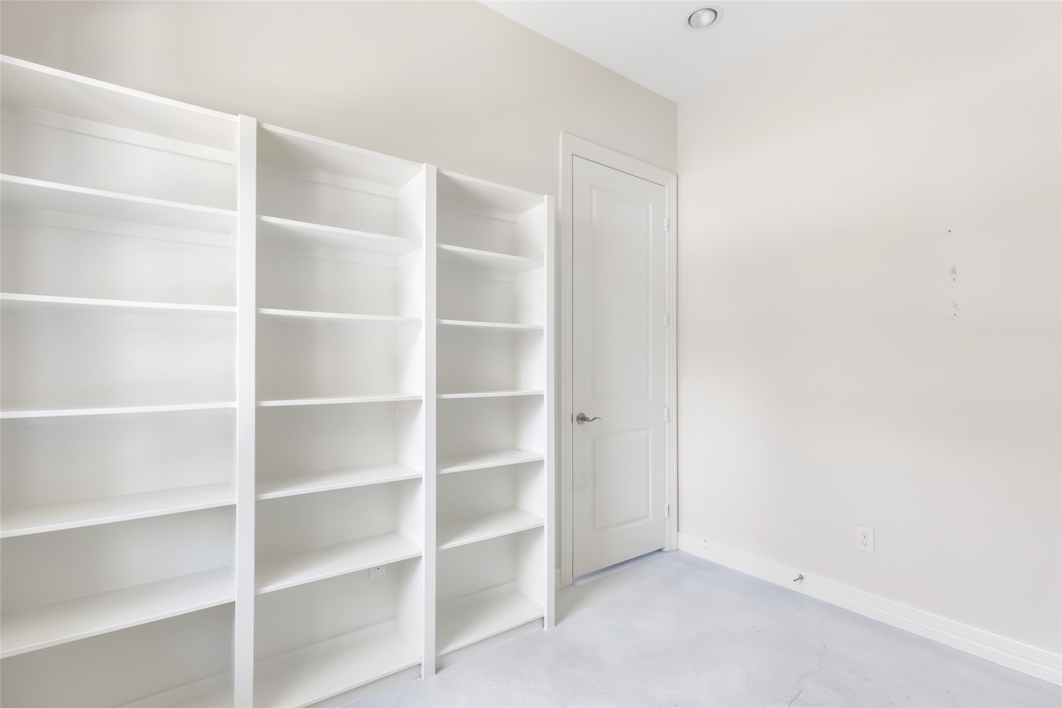 538 Magnolia Point Drive Huffman, TX 77336 - Photo 16 of 30 Built-in storage in master closet