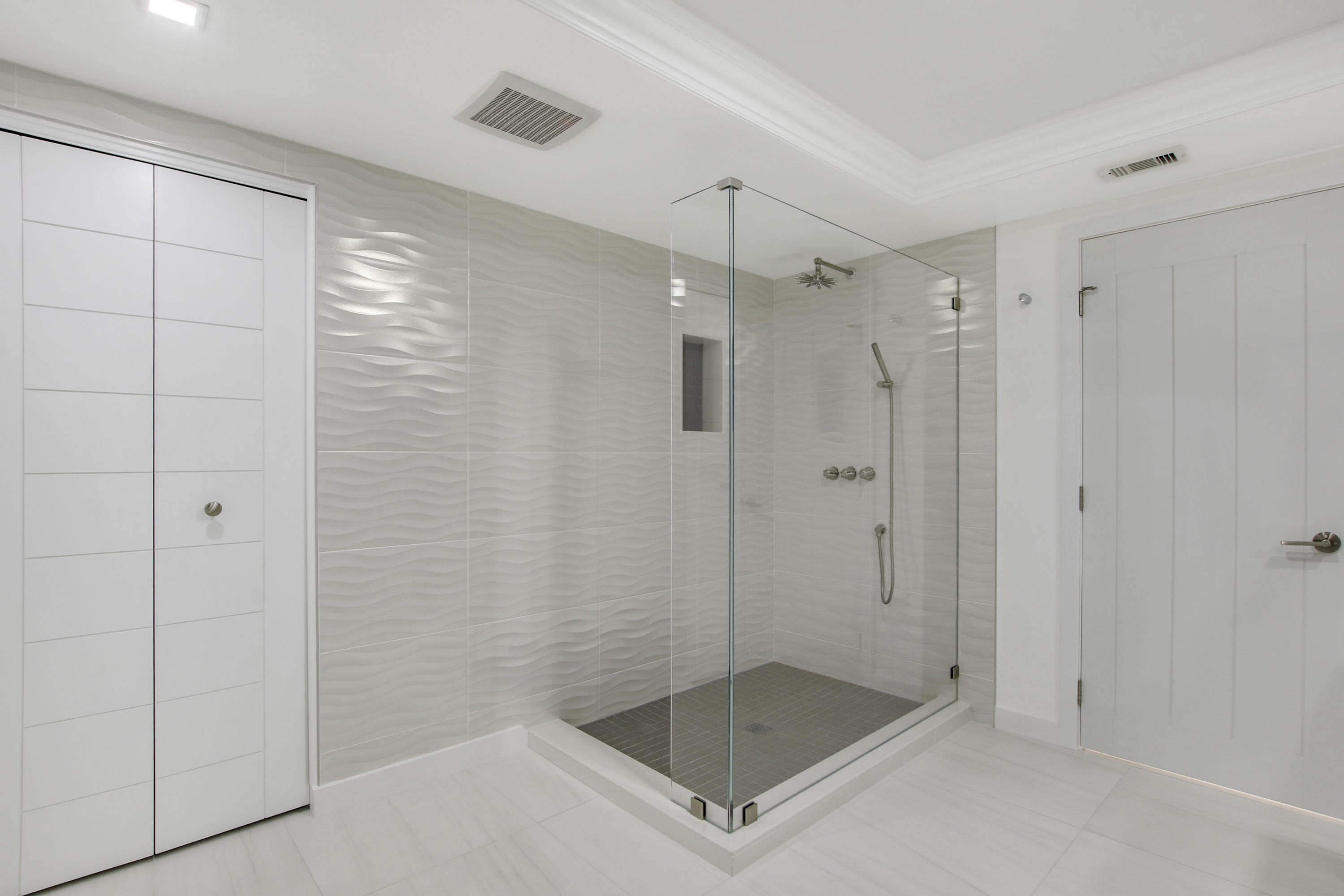 5280 North Ocean Drive, Unit 12F Riviera Beach, FL 33404 - Photo 24 of 49 Hosue 2-25