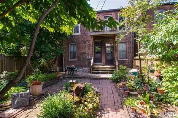 $329,000 | 2843 Accomac Street, St. Louis, MO 63104