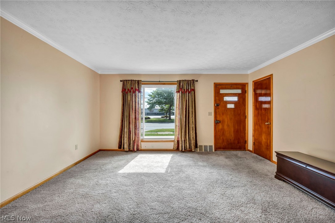 5818 Smith Road Brook Park, OH 44142 - Photo 7 of 38
