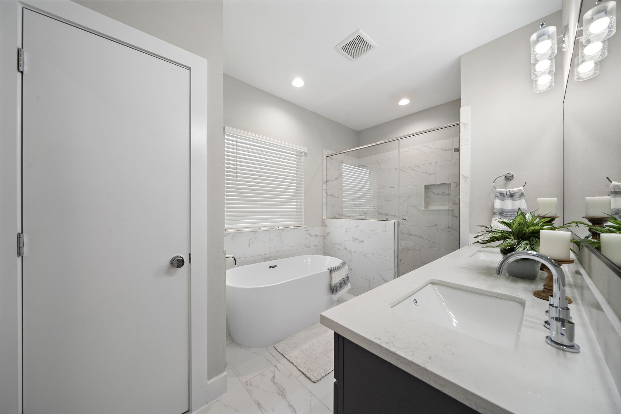 8402 Curry Road Houston, TX 77093 - Photo 6 of 32