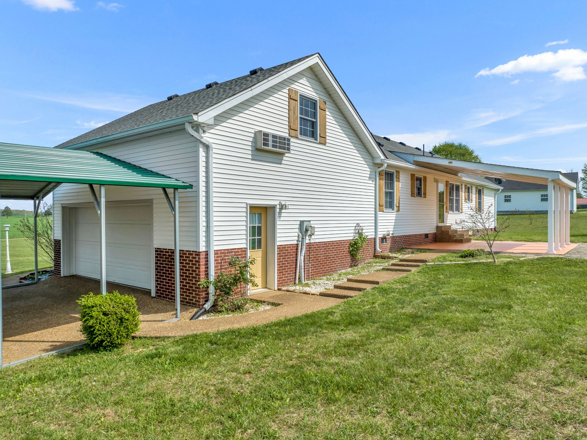 257 Martin Chapel Road Portland, TN 37148 - Photo 5 of 36 a view of a house with a backyard