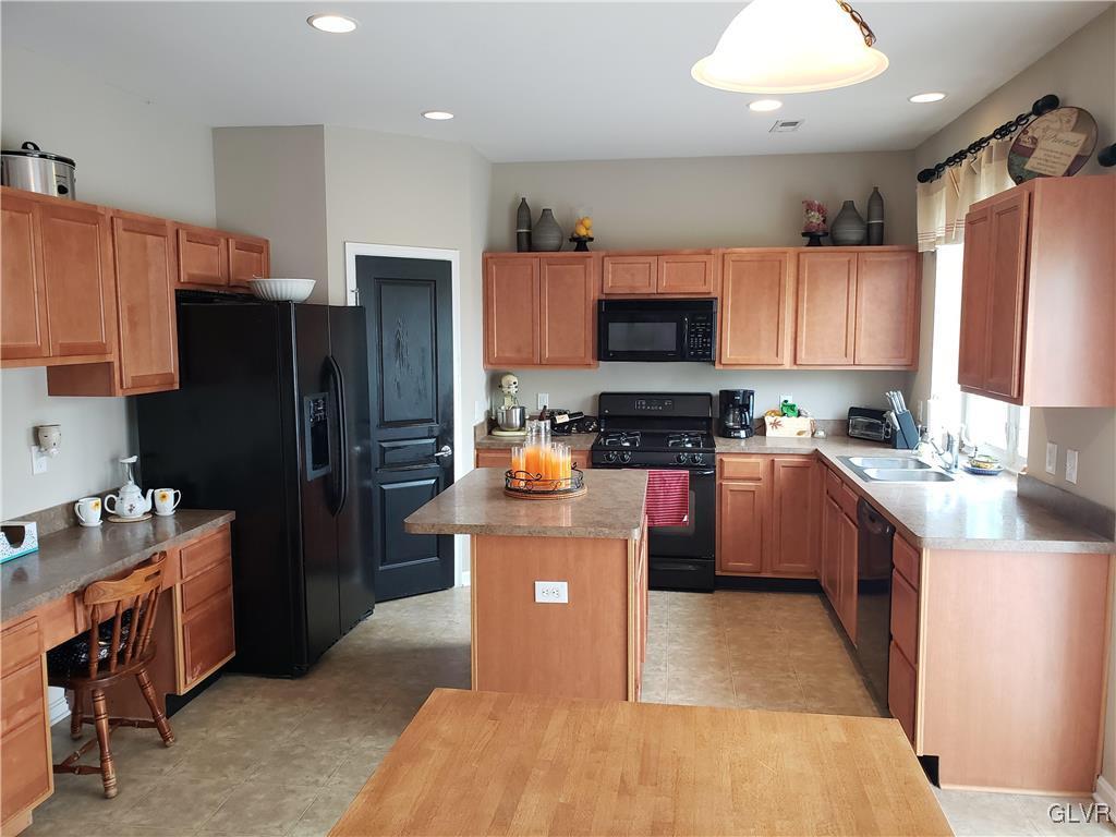 8622 Pathfinder Road Breinigsville, PA 18031 - Photo 22 of 45 Gallery Image 22