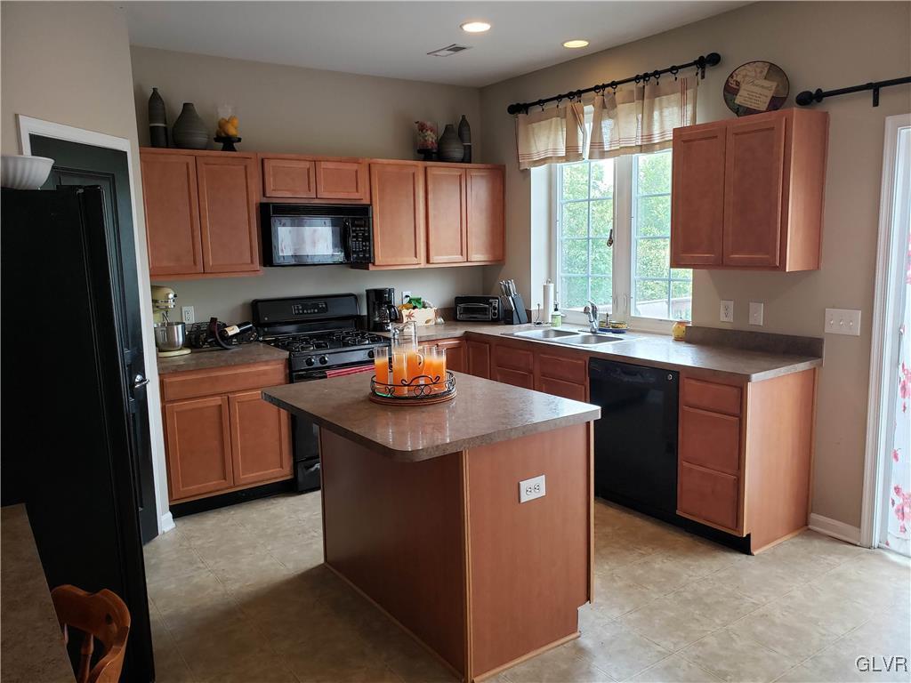 8622 Pathfinder Road Breinigsville, PA 18031 - Photo 23 of 45 Gallery Image 23