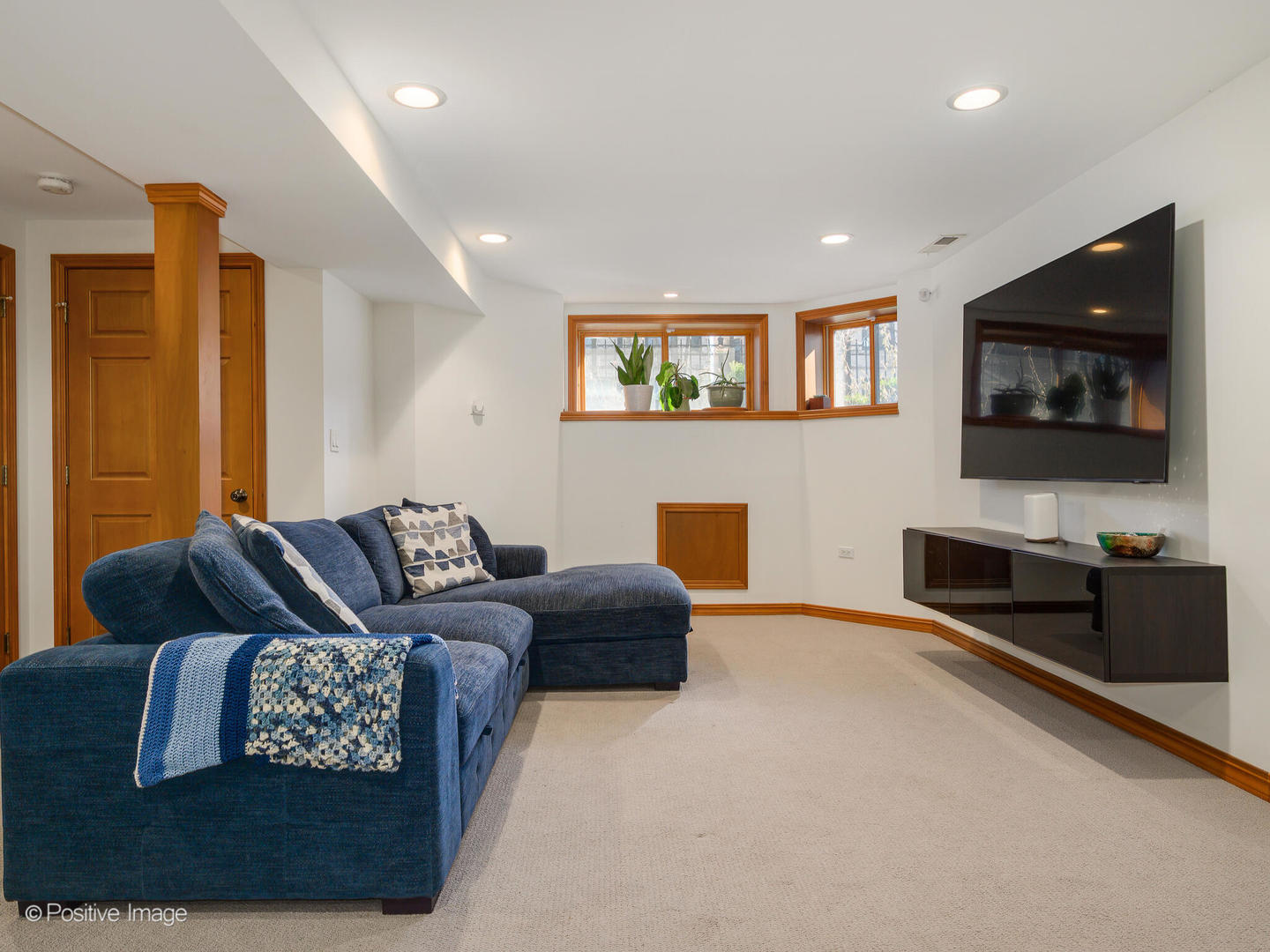 2724 North Troy Street Chicago, IL 60647 - Photo 15 of 34