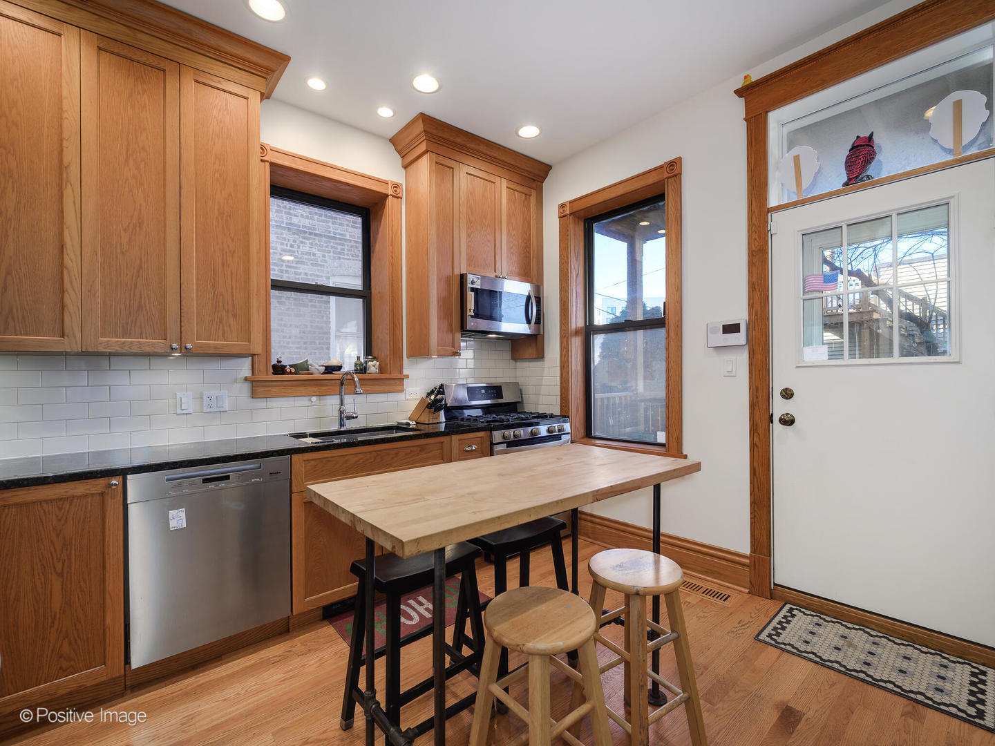 2724 North Troy Street Chicago, IL 60647 - Photo 8 of 34