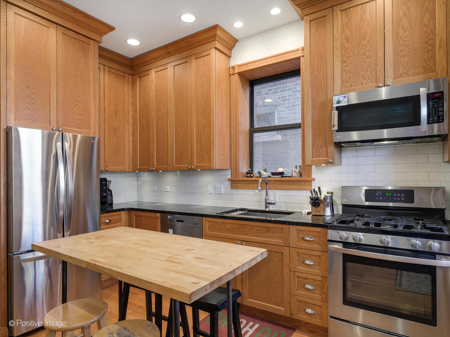 2724 North Troy Street Chicago, IL 60647 - Photo 9 of 34