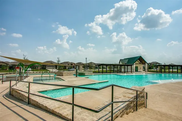 $2,350 | 820 Wilmott Terrace, Justin, TX 76247