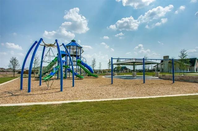 $2,350 | 820 Wilmott Terrace, Justin, TX 76247