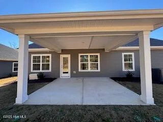 $402,500 | 114 Firethorn Circle, Wallace, NC 28466