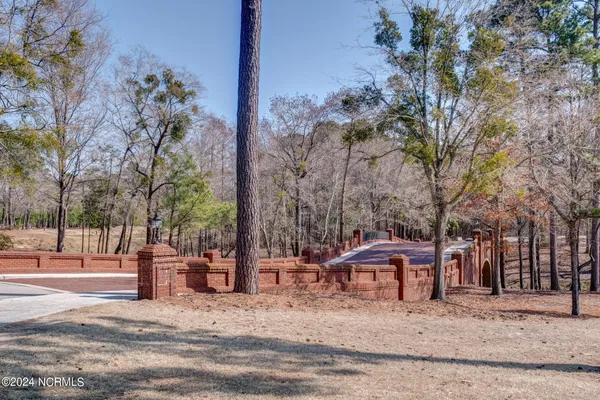 $402,500 | 114 Firethorn Circle, Wallace, NC 28466