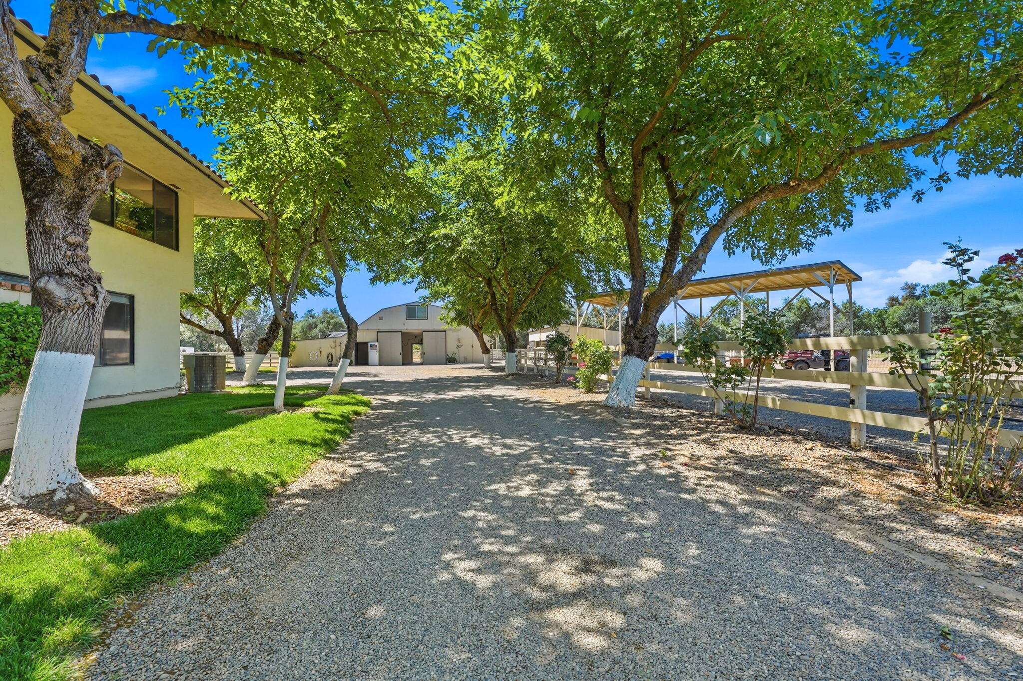 5521 Churn Creek Road Redding, CA 96002 - Photo 32 of 44 Driveway