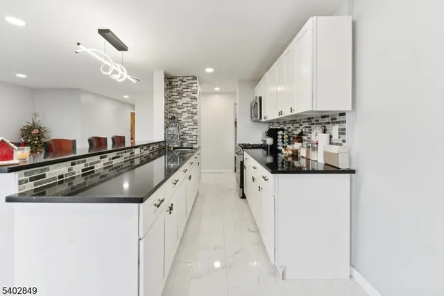 $304,999 | 704-712 North Broad Street, Elizabeth, NJ 07208