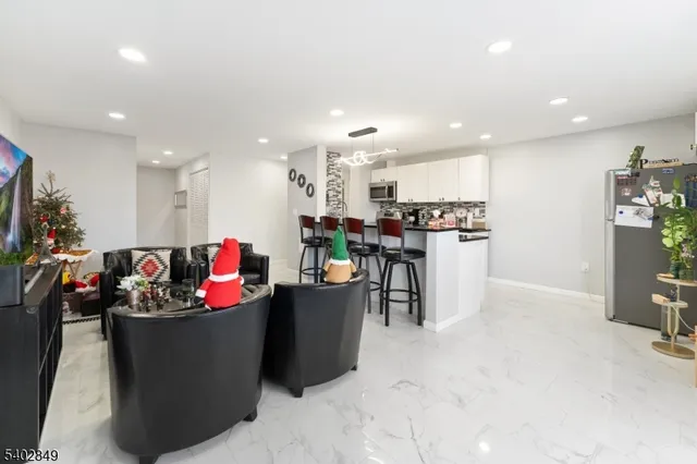 $304,999 | 704-712 North Broad Street, Elizabeth, NJ 07208