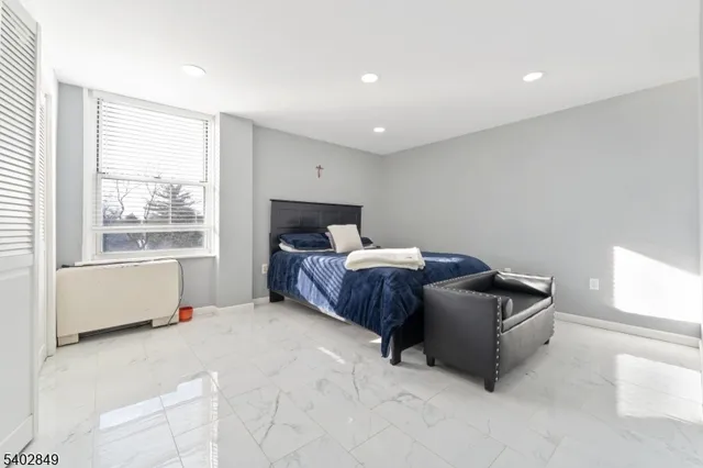 $304,999 | 704-712 North Broad Street, Elizabeth, NJ 07208