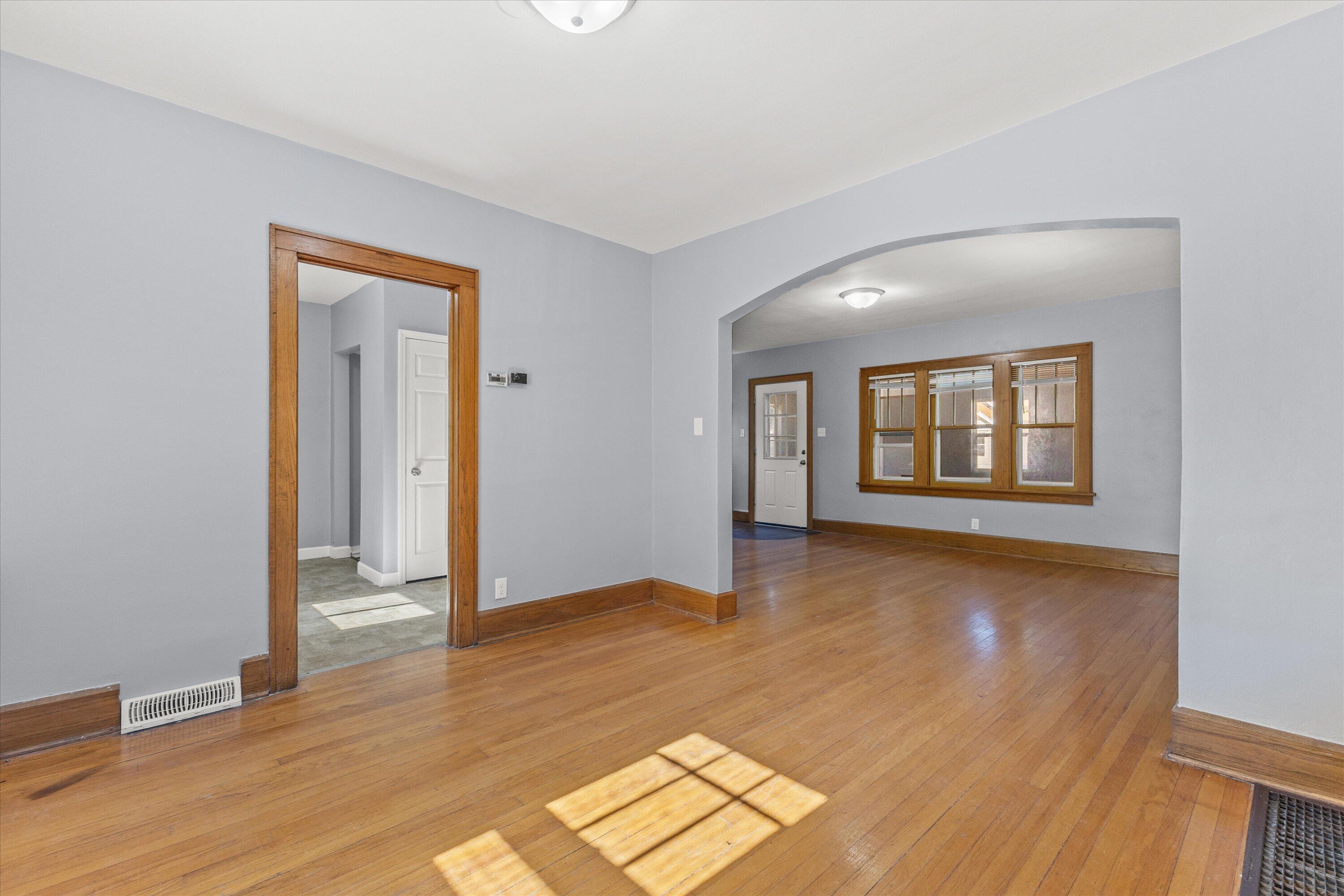 2213 Carlisle Avenue Racine, WI 53404 - Photo 5 of 31 18-KCM-30