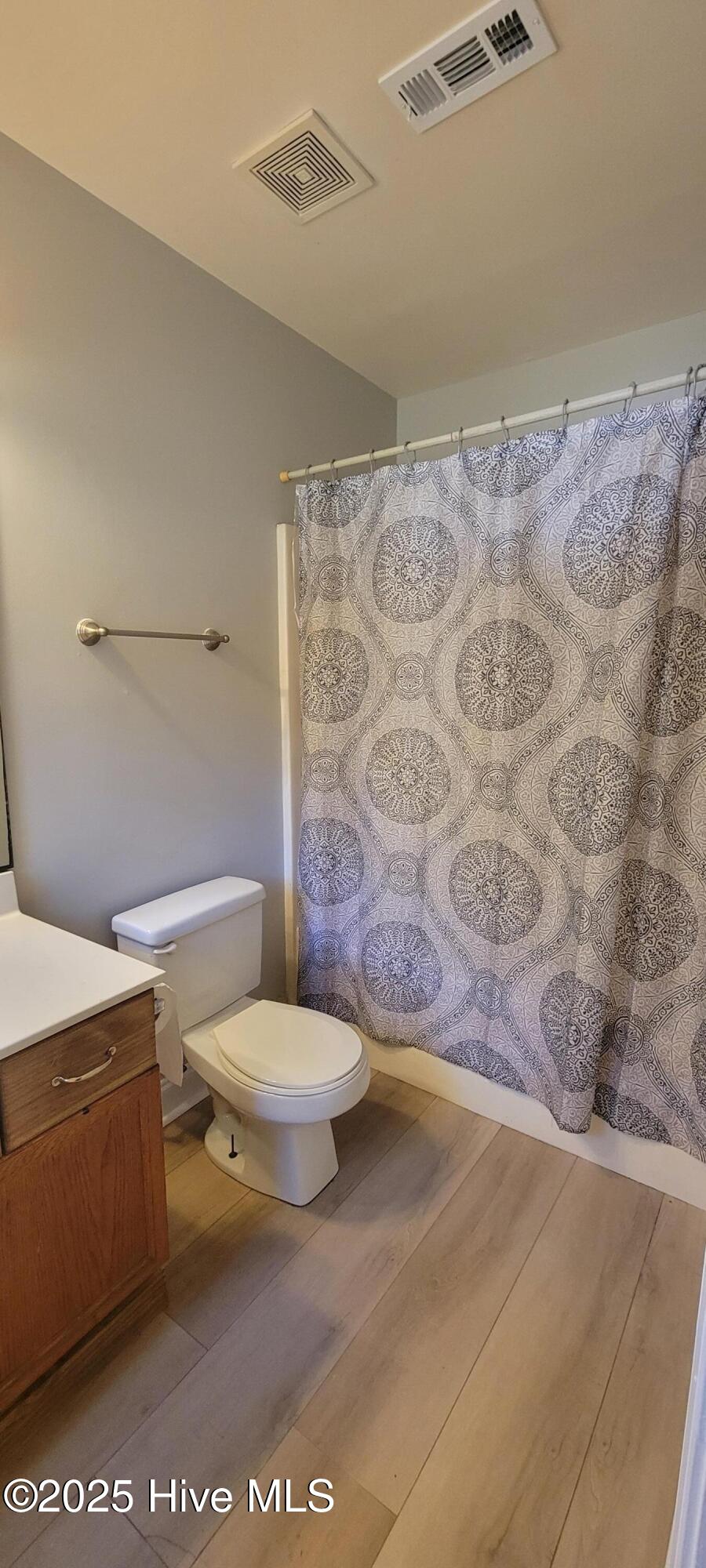 4919 West Rainbow Drive Wilmington, NC 28403 - Photo 18 of 20 Main BR Bathroom