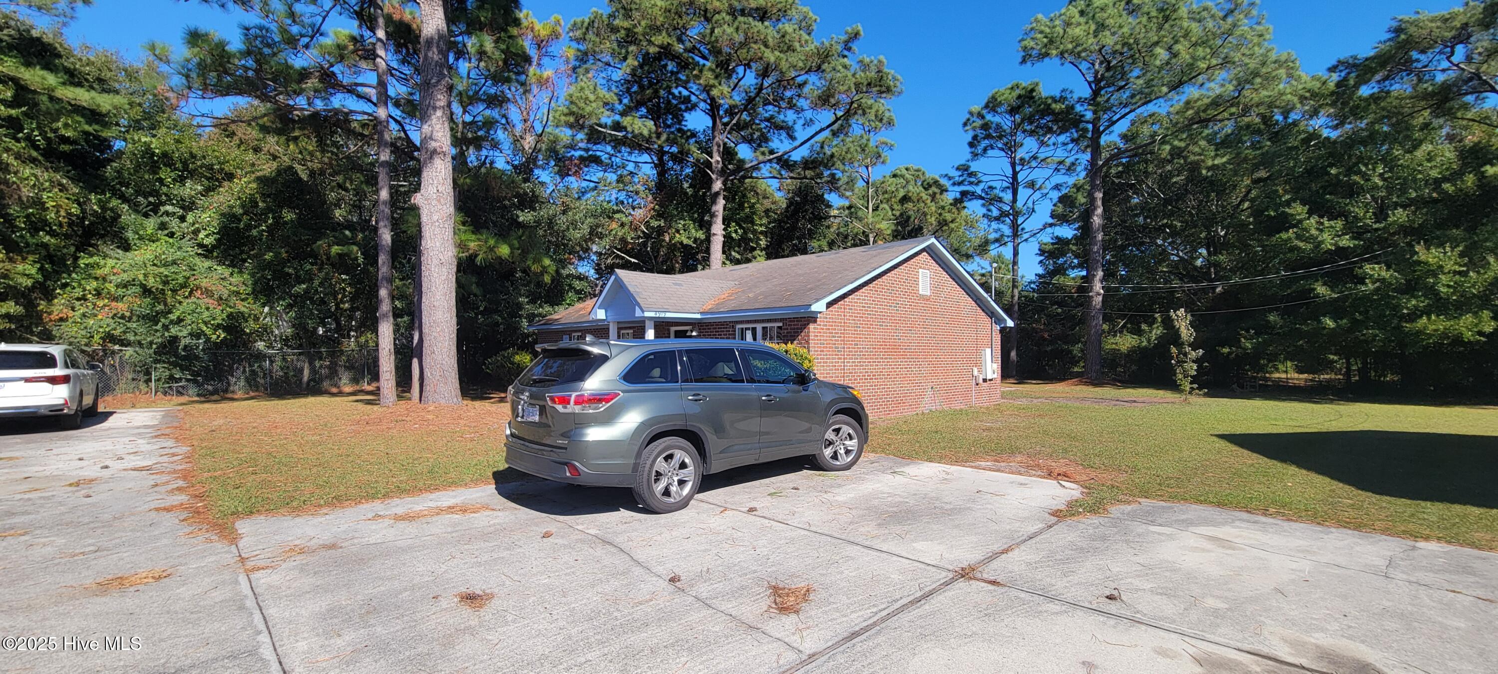 4919 West Rainbow Drive Wilmington, NC 28403 - Photo 3 of 20 Parking