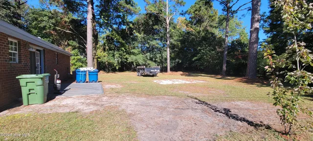 $1,700 | 4919 West Rainbow Drive, Wilmington, NC 28403