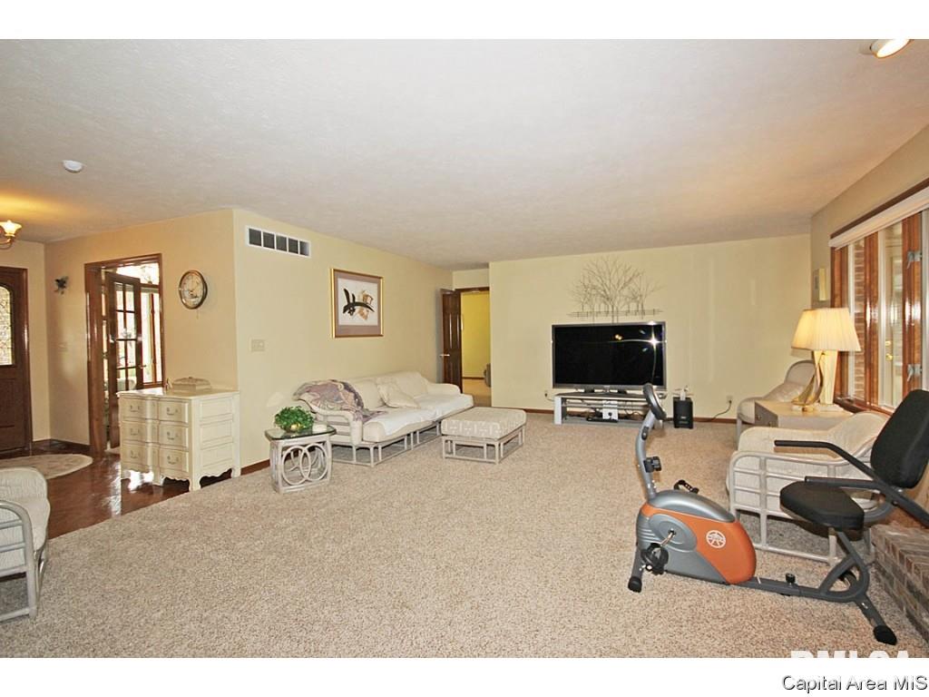4005 Stone Bridge Road Springfield, IL 62711 - Photo 8 of 35